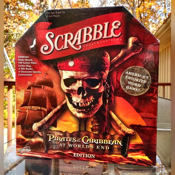 Disney Pirates Of The Caribbean at World’s End Scrabble Board Game - Picture 1 of 8